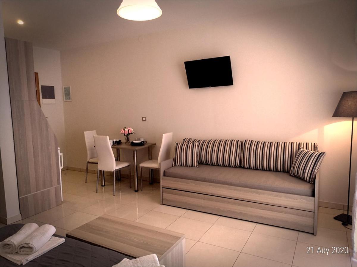 Adonis Apartments Paralía Екстериор снимка