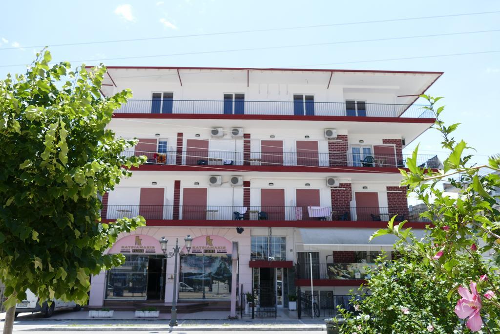 Adonis Apartments Paralía Екстериор снимка