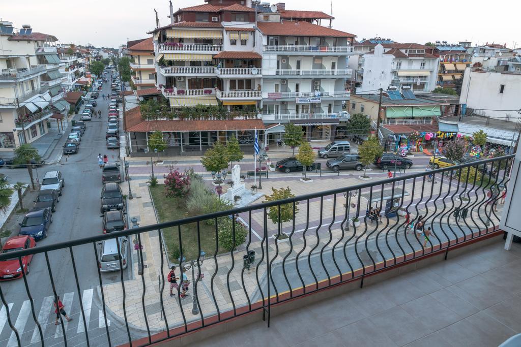 Adonis Apartments Paralía Екстериор снимка